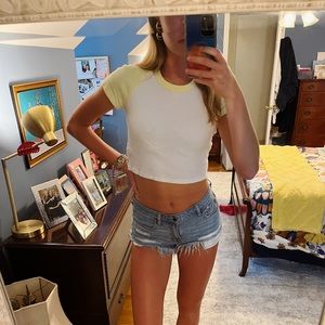 ARITZIA NWOT Baby tee